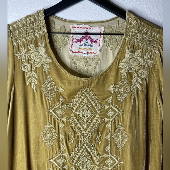 Top - Picture 2 of 6